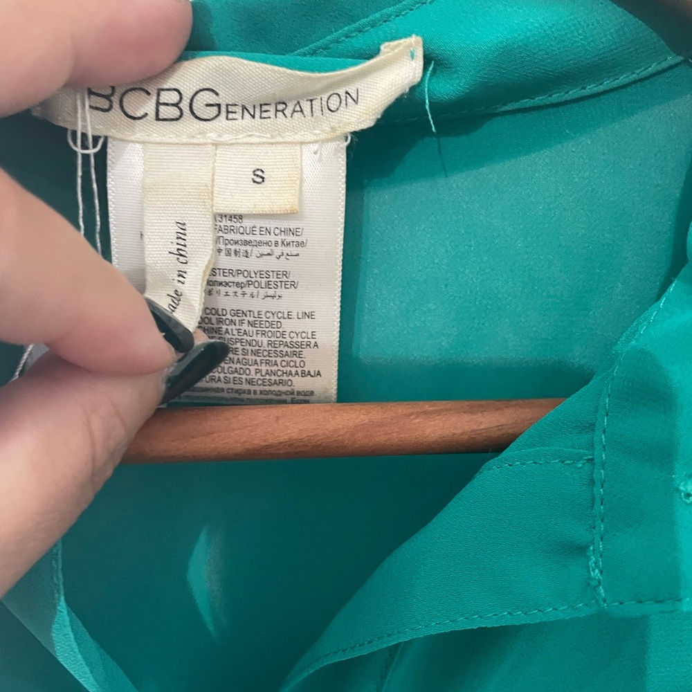 BCBG top - Picture 4 of 7